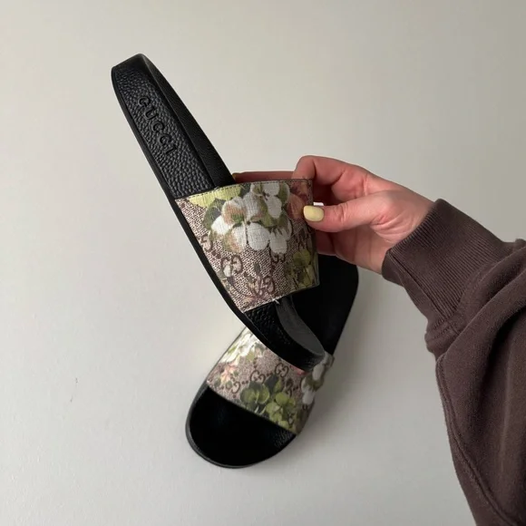 Gucci Bloom Slides - Picture 3 of 5